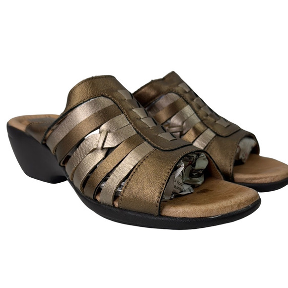 Clark’s Artisan Bronze Wedge Sandals size 9 - Picture 1 of 12